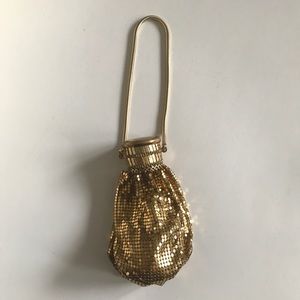 1920's Whiting & Davis gold mesh Gate Top Wristlet